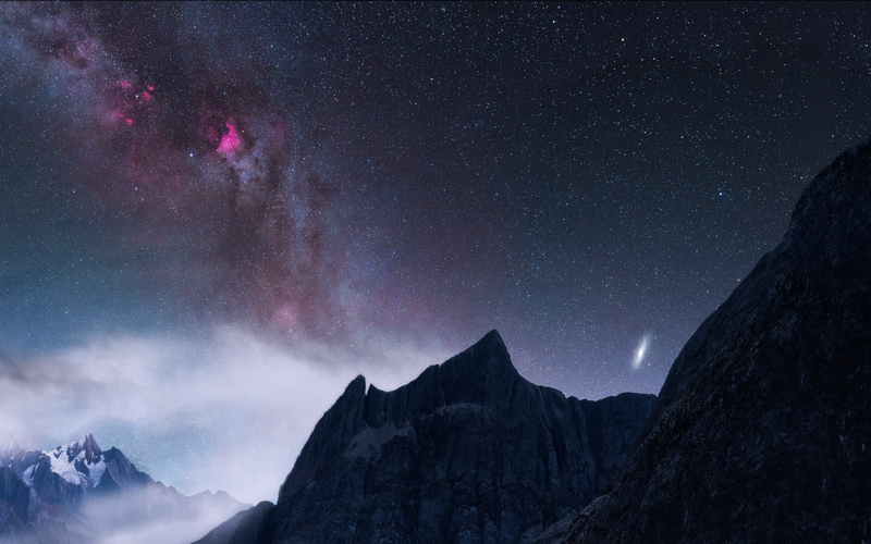 "A galxia espiral grande mais prxima, Andrmeda, est  direita, perto de partes da Via Lctea (reas cor-de-rosa) que so invisveis para as cmaras sem modificaes astronmicas."