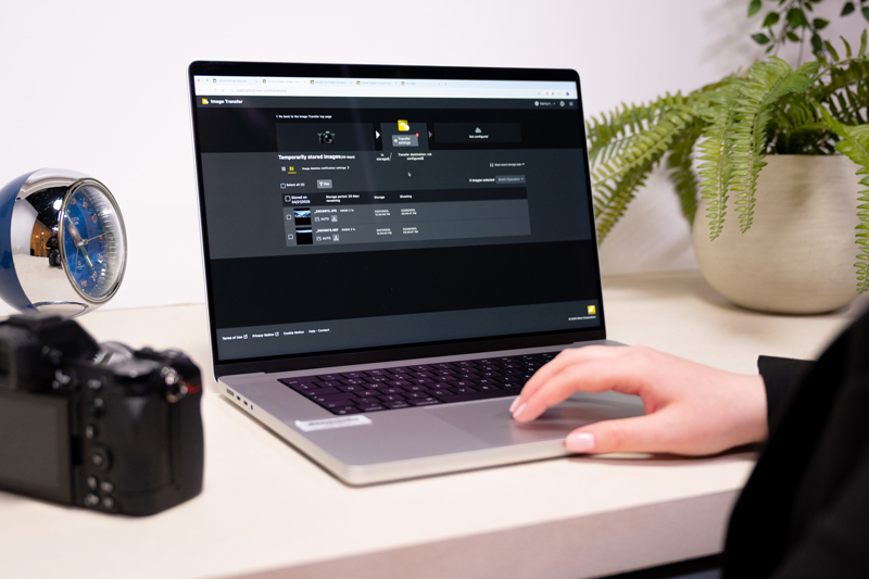 Transfira as suas imagens facilmente com 30 dias de armazenamento ilimitado para cada imagem.