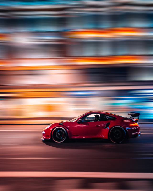 24 mm, 1/25 s, f/2.8, ISO 400, �Ben Moore