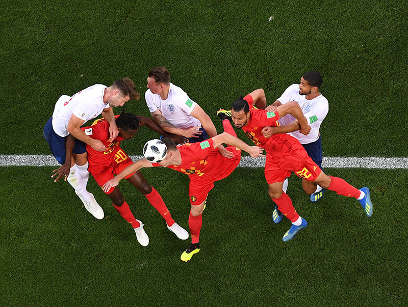 Matthias Hangst capta Inglaterra vs B�lgica do topo do campo em 2018. Nikon D5 + AF-S NIKKOR 180-400mm f/4 TC1.4 FL ED 1/1600 seg, f/4, ISO 1600 �Matthias Hangst/Getty Images