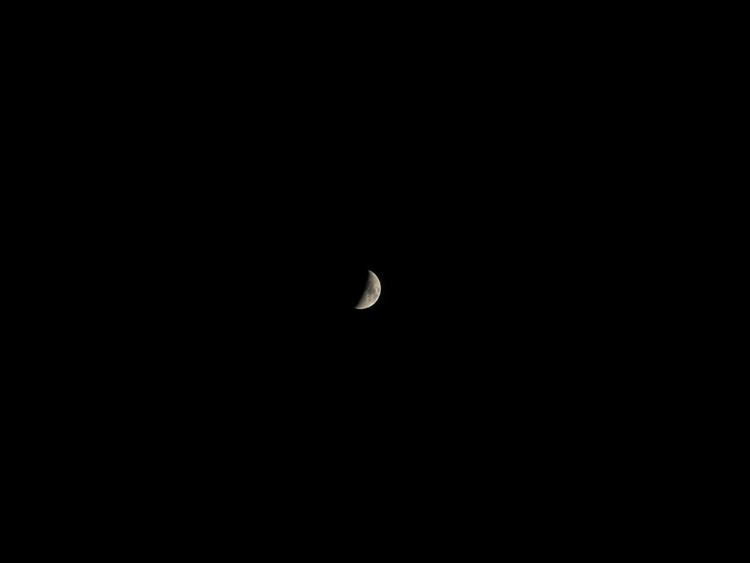 A Coolpix P1100 possui um modo Lua dedicado.