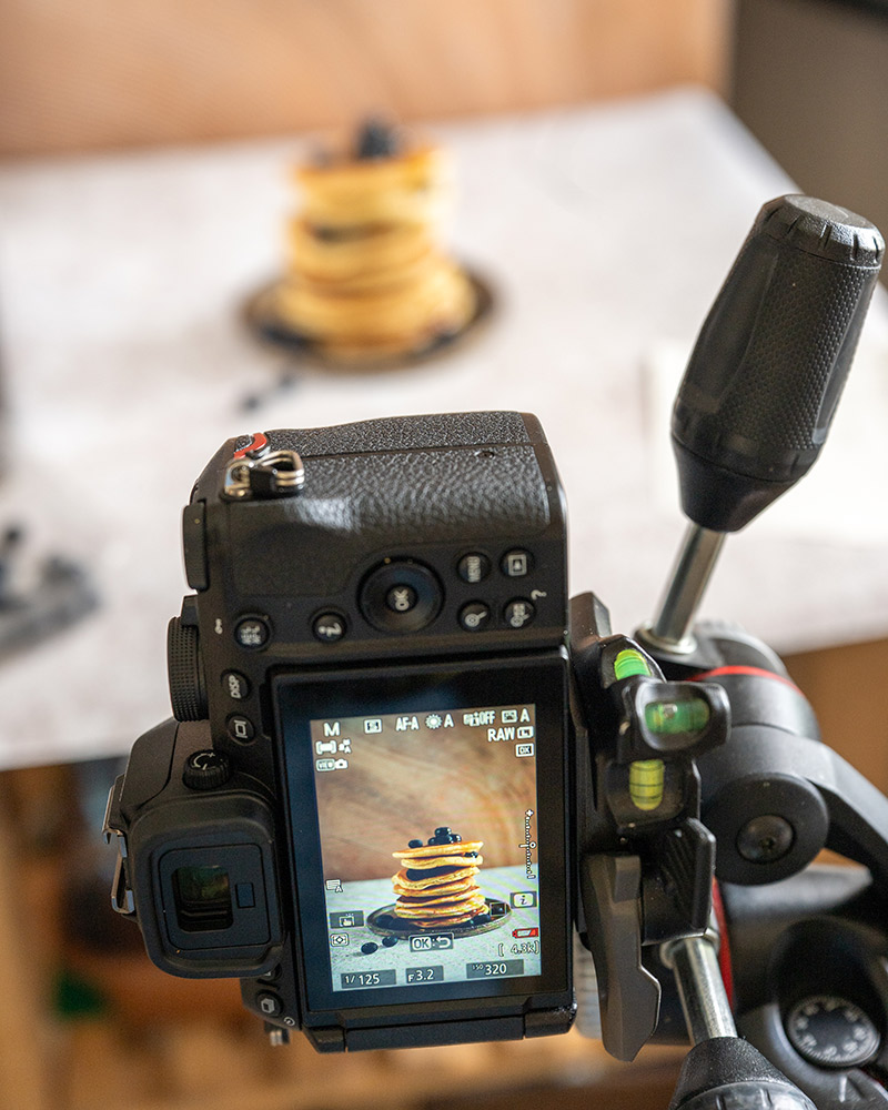 A utiliza��o da objetiva a f/1.7 � perfeita para fotos que expressam atmosfera; em alternativa, para manter mais do motivo n�tido, utilize uma abertura mais pequena.