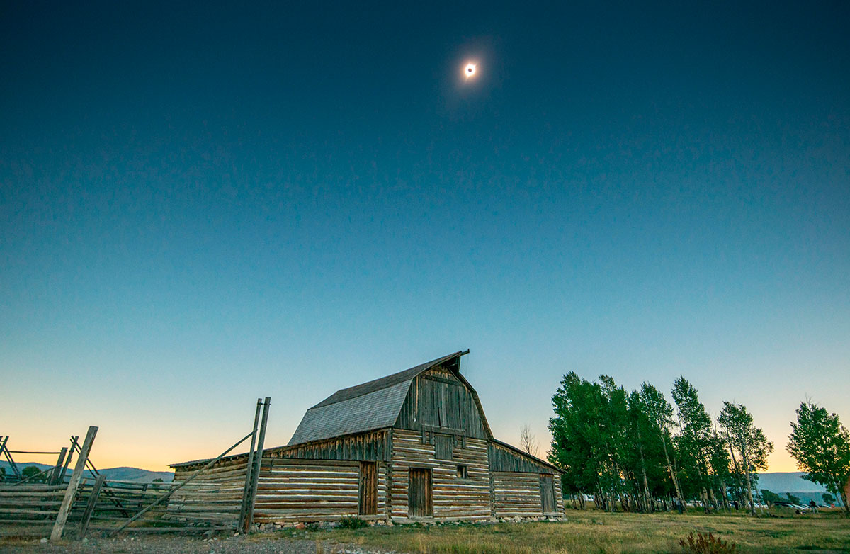 NIKON D800 | 1/30 sec | 19mm | ISO 1400 | �Angel Fux