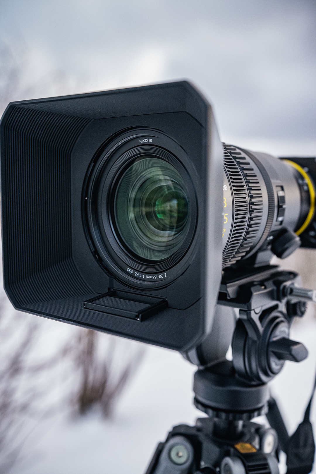 A Nikon ZR � a c�mara de cinema multifun��es mais leve do mercado, perfeita para cineastas que est�o sempre em movimento.